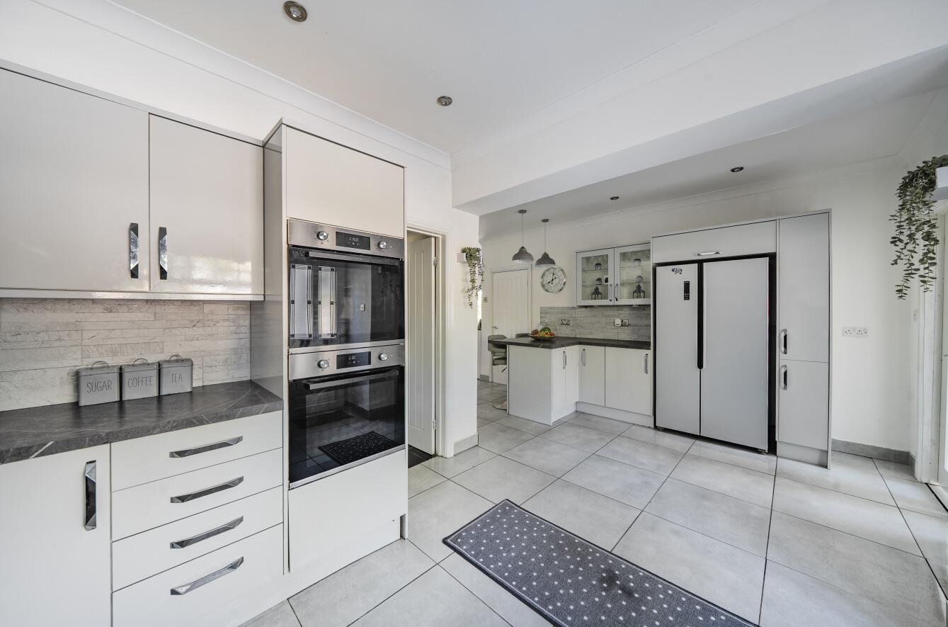 Brynaeron, Dunvant, Swansea, SA2 7UX